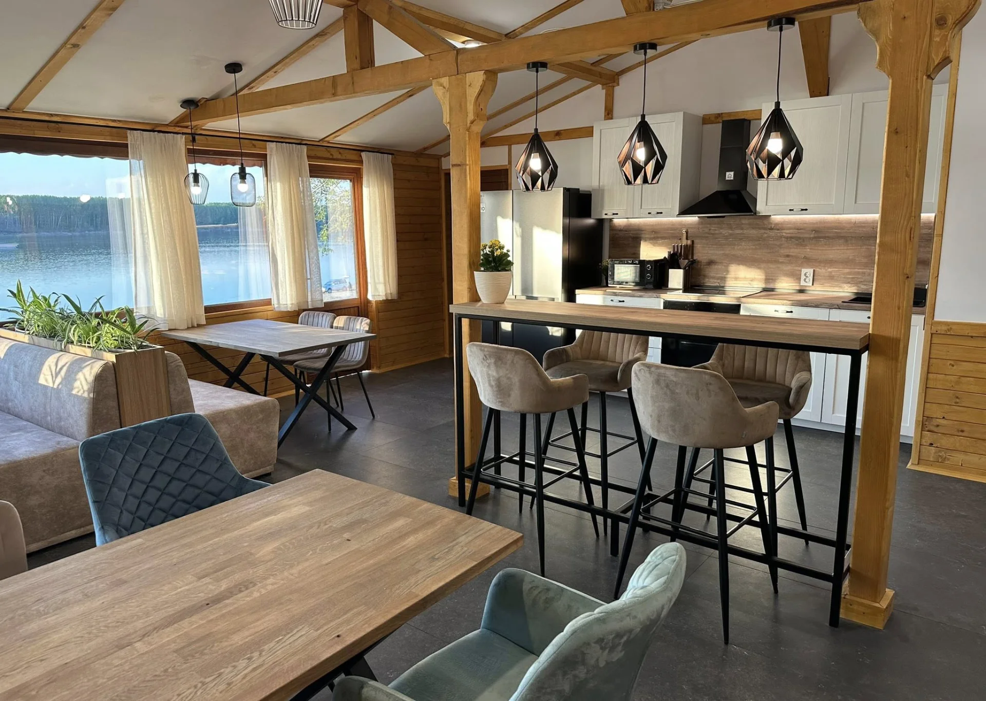 Интериорен дизайн на комплекс Vadin Riverside Stays